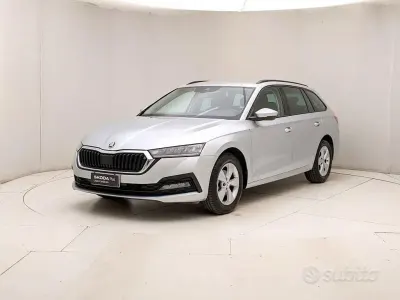 Usata Skoda Octavia Executive 150 CV (110 kW) 2023 Grigio Station wagon