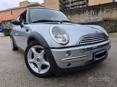 Usata Mini Cooper 115 CV (84 kW) 2004 Grigio Utilitaria