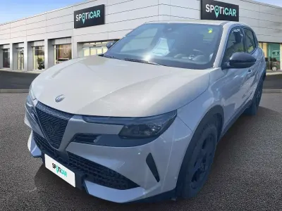 Usata Alfa Romeo Junior 136 CV (100 kW) 2025 Beige SUV