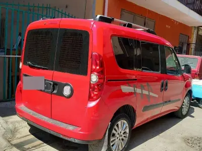Usata Fiat Doblò 105 CV (77 kW) 2014 Rosso Monovolume