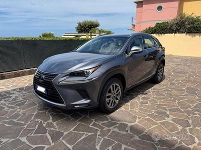 Lexus NX300h