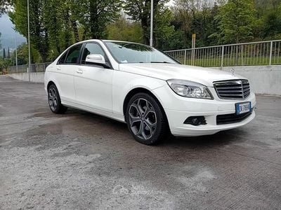 Usata Mercedes C220 170 CV (125 kW) 2007 Bianco Berlina