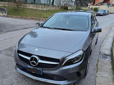 Usata Mercedes A200 136 CV (100 kW) 2017 Grigio Berlina