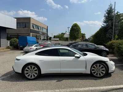 Usata Porsche Taycan Performance Package 280 kW (381 CV) 2021 Bianco Berlina
