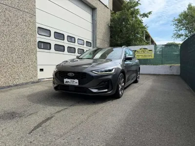 Usata Ford Focus ST-Line 120 CV (88 kW) 2022 Magnetic grey Station wagon