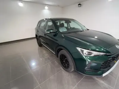 Nuova MG ZS 115 CV (84 kW) 2026 British green SUV