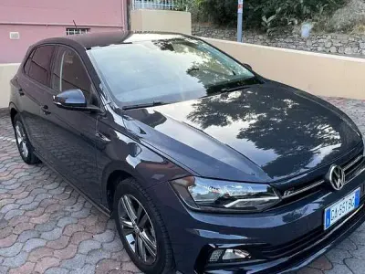 Usata VW Polo Sportline 95 CV (69 kW) 2020 Grigio Utilitaria