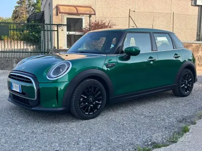 Usata Mini ONE 102 CV (75 kW) 2021 Verde Utilitaria