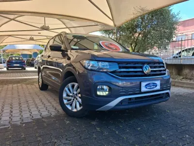 Usata VW T-Cross Life 95 CV (69 kW) 2022 Metallizzato  grigio SUV