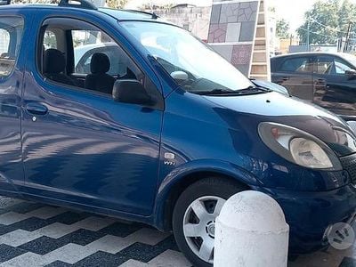 Usata Toyota Verso 2002 Blu Monovolume