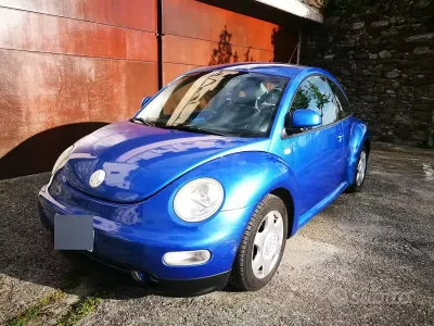 Usata VW New Beetle 90 CV (66 kW) 2000 Blu Utilitaria