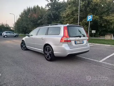 Usata Volvo V70 150 CV (110 kW) 2013 Grigio Station wagon