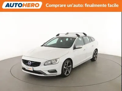 Usata Volvo V60 R-Design Momentum 150 CV (110 kW) 2015 Bianco Station wagon