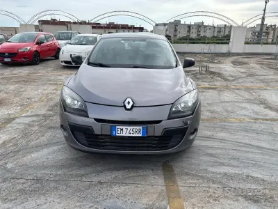 Usata Renault Mégane GrandTour 110 CV (80 kW) 2012 Grigio Station wagon
