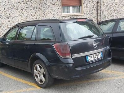 Usata Opel Astra 60 CV (44 kW) 2008 Nero Station wagon