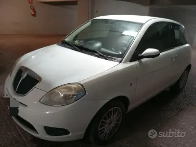 Usata Lancia Ypsilon 69 CV (50 kW) 2009 Bianco Utilitaria