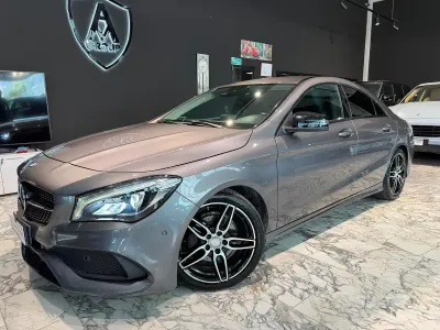 Usata Mercedes CLA200 Premium 136 CV (100 kW) 2017 Grigio Berlina
