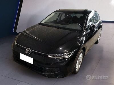 Usata VW Golf VIII Life 116 CV (85 kW) 2025 Nero Berlina