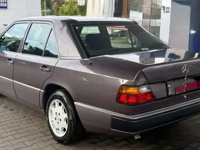 Occasion Mercedes E200 122 ch (89 kW) 1992 Berline