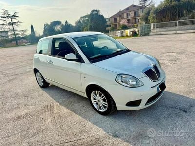 Usata Lancia Ypsilon 78 CV (57 kW) 2011 Bianco Utilitaria