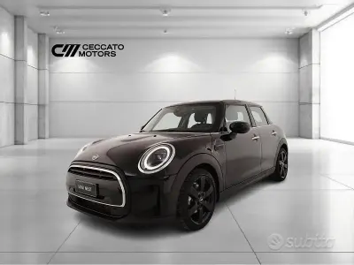 Begagnad Mini ONE Classic 75 HK (55 kW) 2021 Svart Halvkombi