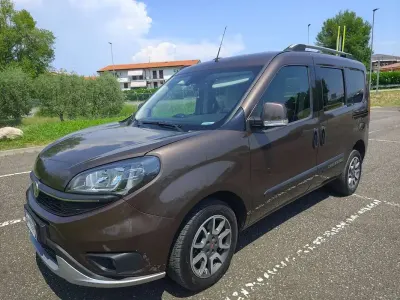 Usata Fiat Doblò Trekking 120 CV (88 kW) 2019 Marrone Monovolume