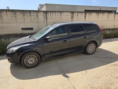 Nero Usata 2010 Ford Focus Titanium Station wagon | 6000 €