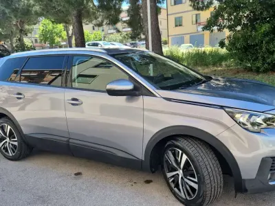 Usata Peugeot 5008 Allure 120 CV (88 kW) 2017 Monovolume