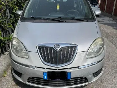 Usata Lancia Musa 69 CV (50 kW) 2009 Grigio Monovolume