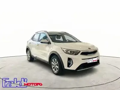 Usata Kia Stonic Urban 84 CV (61 kW) 2021 Bianco SUV