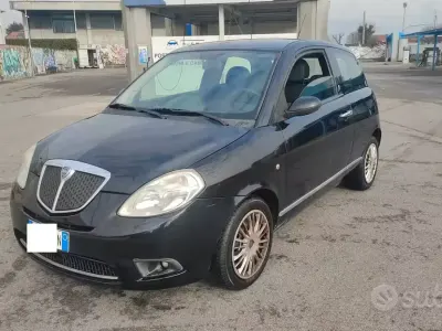 Usata Lancia Ypsilon 60 CV (44 kW) 2008 Nero Utilitaria