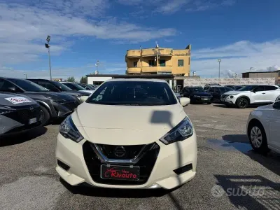 Używany Nissan Micra Acenta 71 KM (52 kW) 2019 Beżowy Hatchback