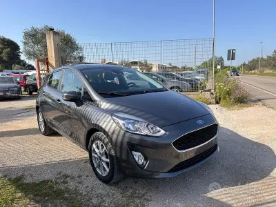 Usata Ford Fiesta 85 CV (62 kW) 2018 Grigio Utilitaria