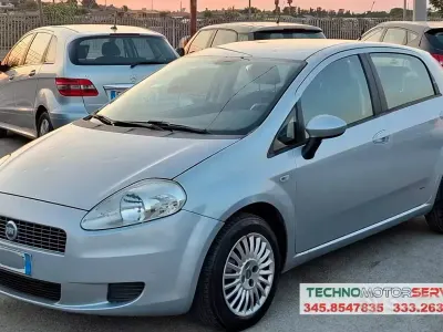 Usata Fiat Grande Punto Dynamic 65 CV (47 kW) 2008 Grigio Utilitaria