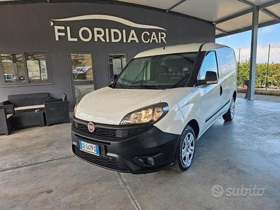 Usata Fiat Doblò 105 CV (77 kW) 2021 Bianco Monovolume