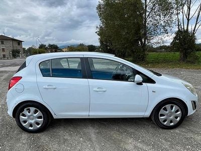 Usata Opel Corsa 85 CV (62 kW) 2011 Bianco Berlina