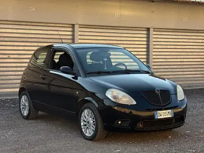 Usata Lancia Ypsilon 77 CV (56 kW) 2009 Nero Utilitaria
