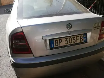 Usata Skoda Octavia Ambiente 2001 Grigio Berlina