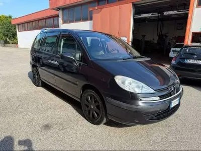 Usata Peugeot 807 128 CV (94 kW) 2005 Nero Monovolume