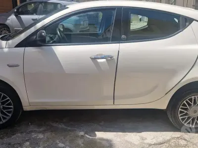 Usata Lancia Ypsilon 85 CV (62 kW) 2013 Bianco Utilitaria