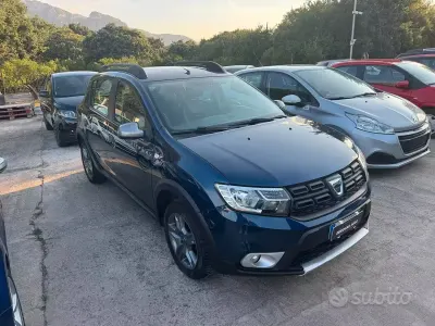 Usata Dacia Sandero Stepway 90 CV (66 kW) 2017 Blu SUV