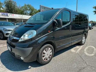 Usata Opel Vivaro 114 CV (83 kW) 2011 Nero Monovolume