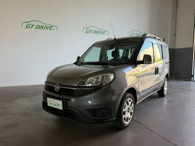 Usata Fiat Doblò Easy 120 CV (88 kW) 2017 Grigio scuro metallizzato Monovolume