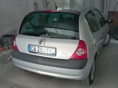 Usata Renault Clio II 58 CV (42 kW) 2002 Berlina