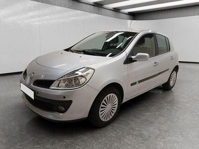 Usata Renault Clio II LE 74 CV (54 kW) 2009 Argento Berlina