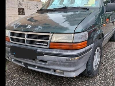 Usata Chrysler Voyager 118 CV (86 kW) 1994 Verde Monovolume