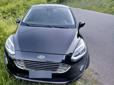 Usata Ford Fiesta 86 CV (63 kW) 2018 Nero Utilitaria