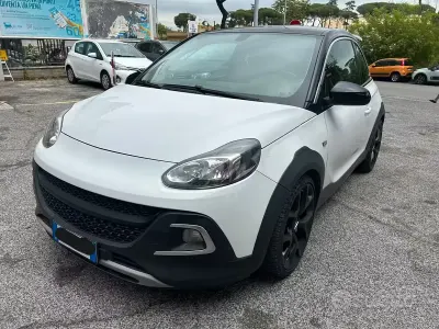 Usata Opel Adam Rocks Rocks 150 CV (110 kW) 2017 Bianco Utilitaria