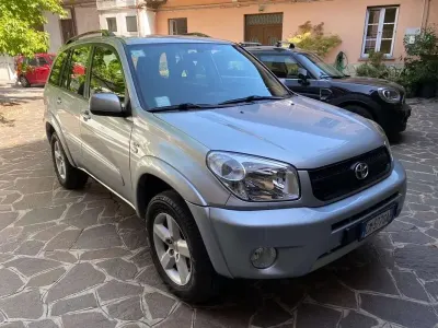 Begagnad Toyota RAV4 Sol 150 HK (110 kW) 2004 Silver SUV