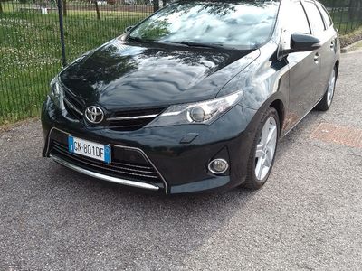 usata Toyota Auris 2014 con finanziamento